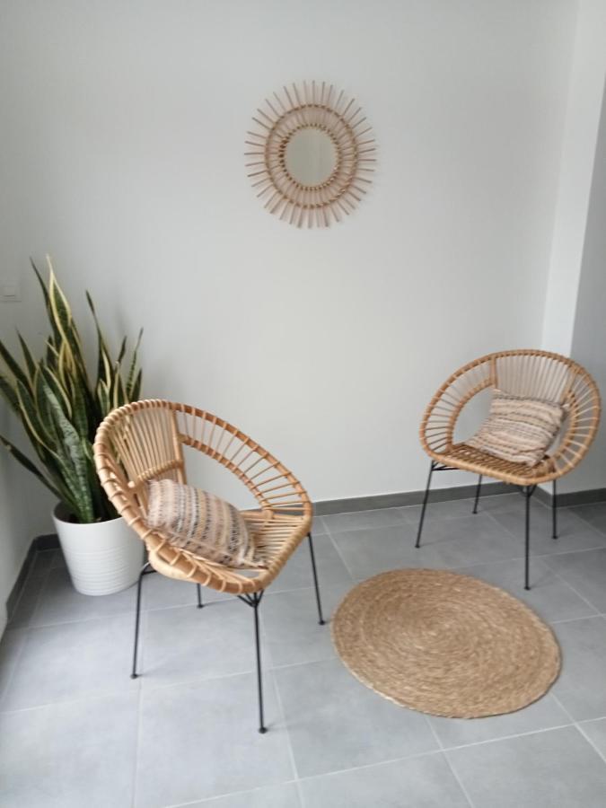Chez Jean.Mi Apartment Millas Exterior photo